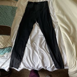 Leggings with v waist line and pockets